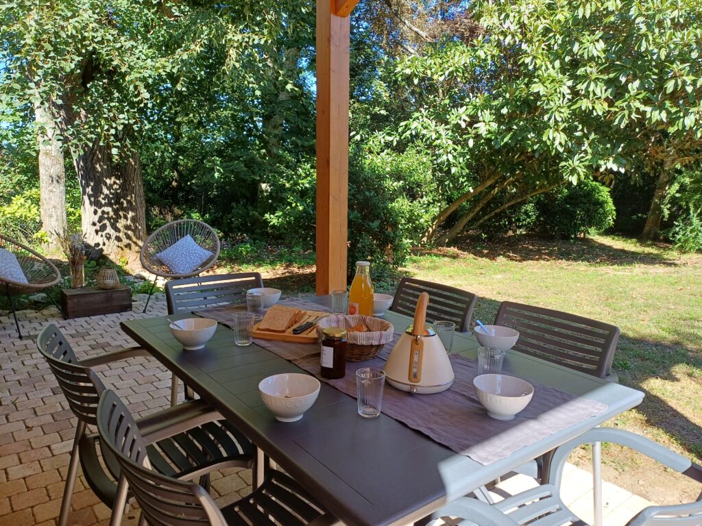 Terrasse couverte du gîte